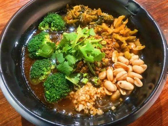 R04 - 麻布傷心酸辣粉🌶 | Hot and Sour Sweet Potato Noodles with Vegetable and Meat